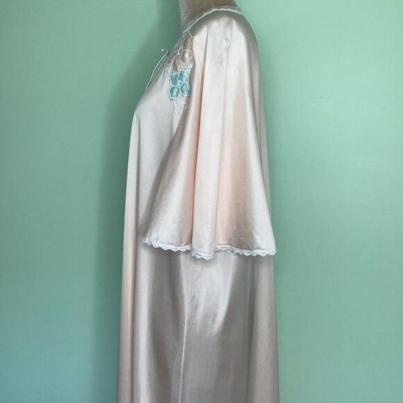 Vintage Lorraine Angel Sleeve Long Nylon Robe Peignoir Silky Floral Appliqué USA - Picture 6 of 16
